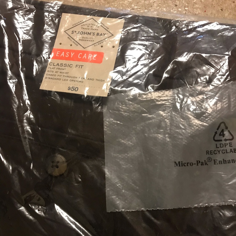 Men’s “34” (32) St. John’s Bay khaki Pants New